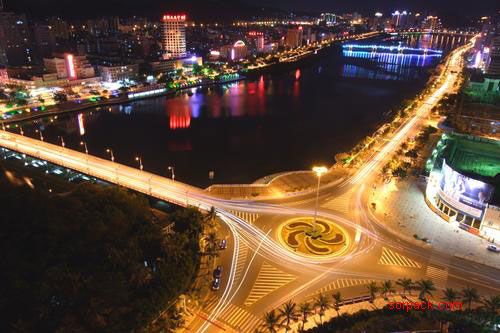 dvubb 图片点击可在新窗口打开查看