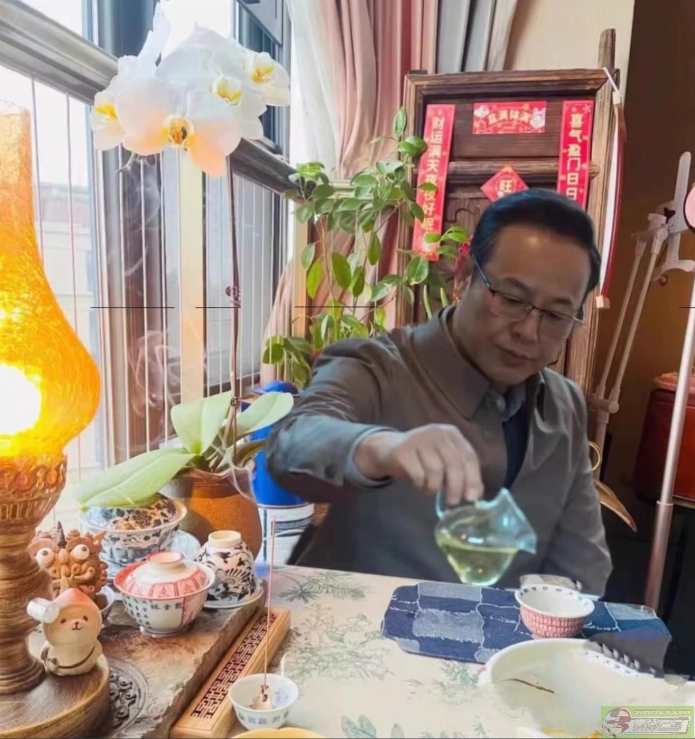 dvubb 图片点击可在新窗口打开查看