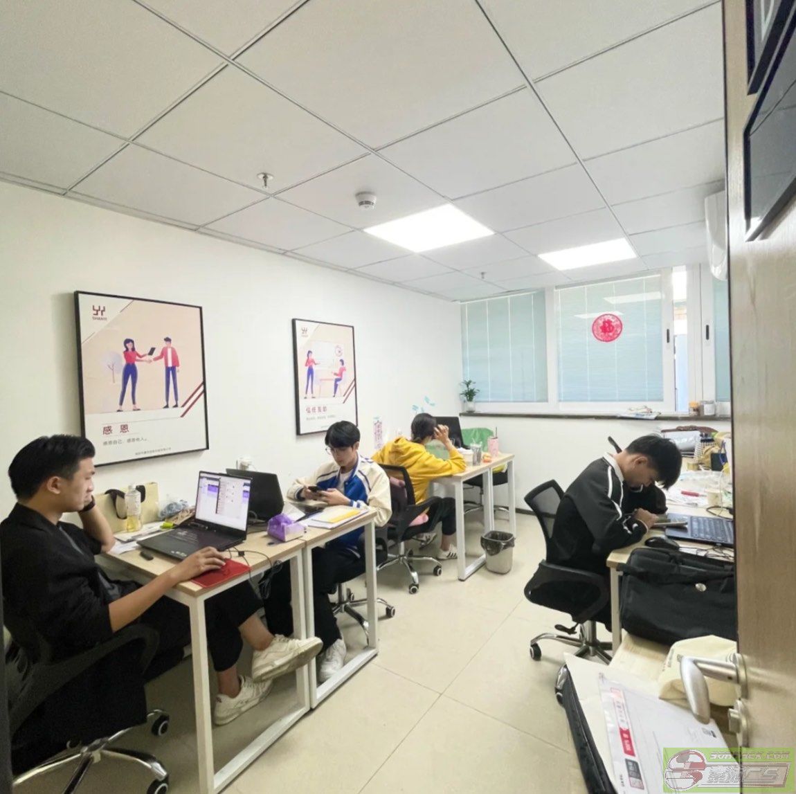 dvubb 图片点击可在新窗口打开查看